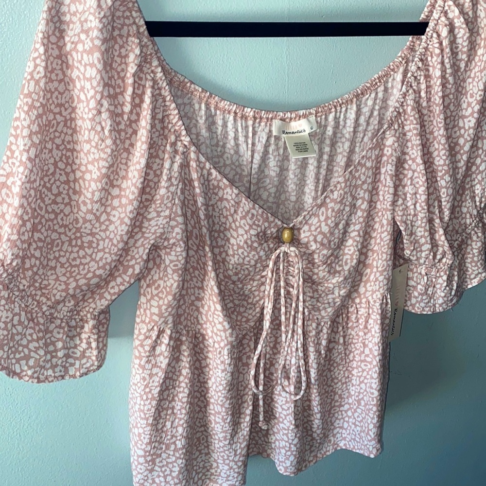 URBAN Romantics.  Size L - Picture 3 of 4